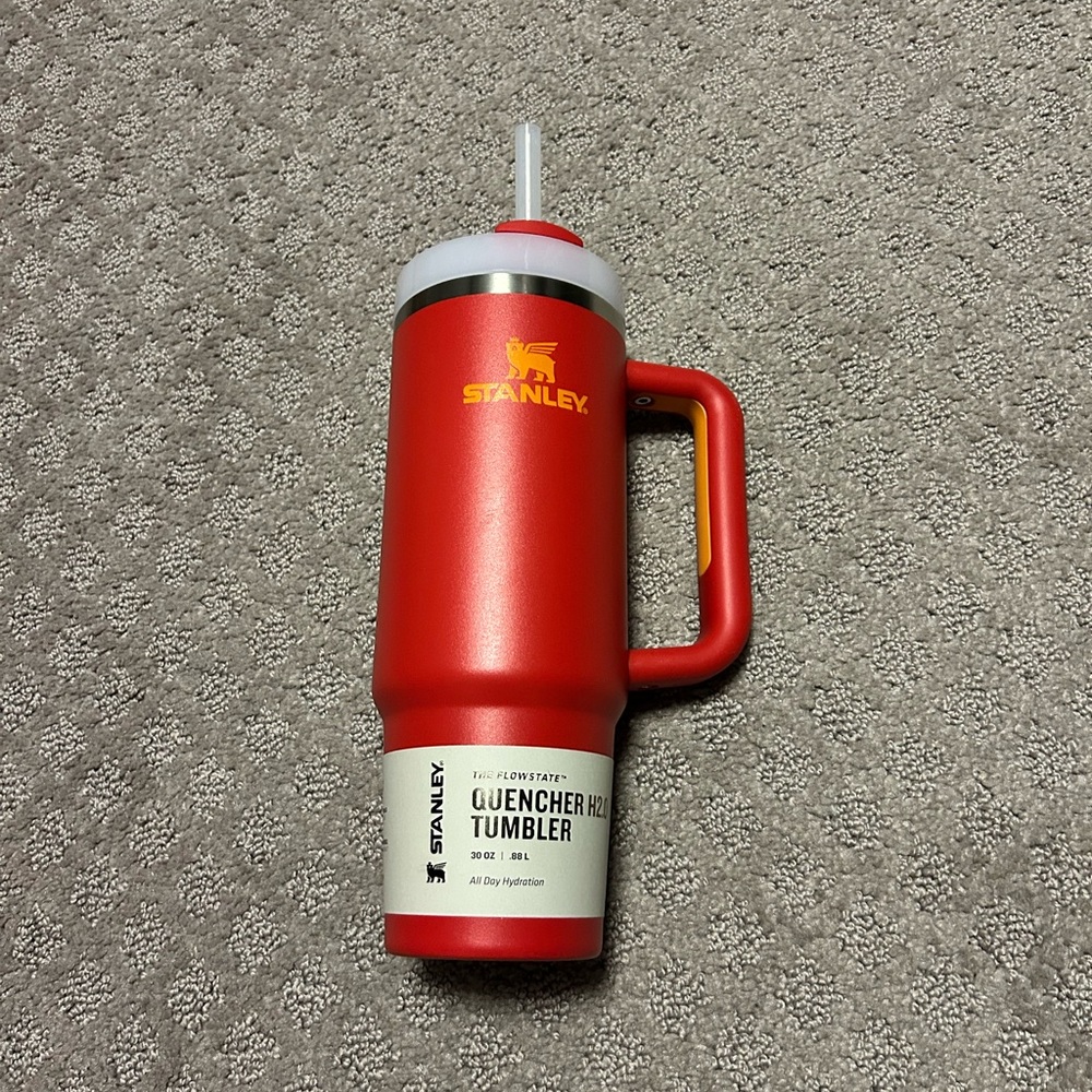 Stanley Red Quencher H2.0 Tumbler with Handle